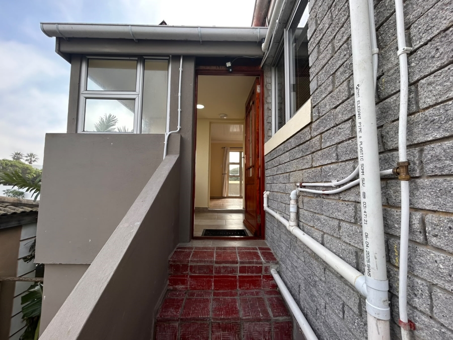 To Let 2 Bedroom Property for Rent in Zeekoevlei Western Cape